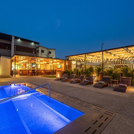 Eden Gardens Hotel Аккра Экстерьер фото