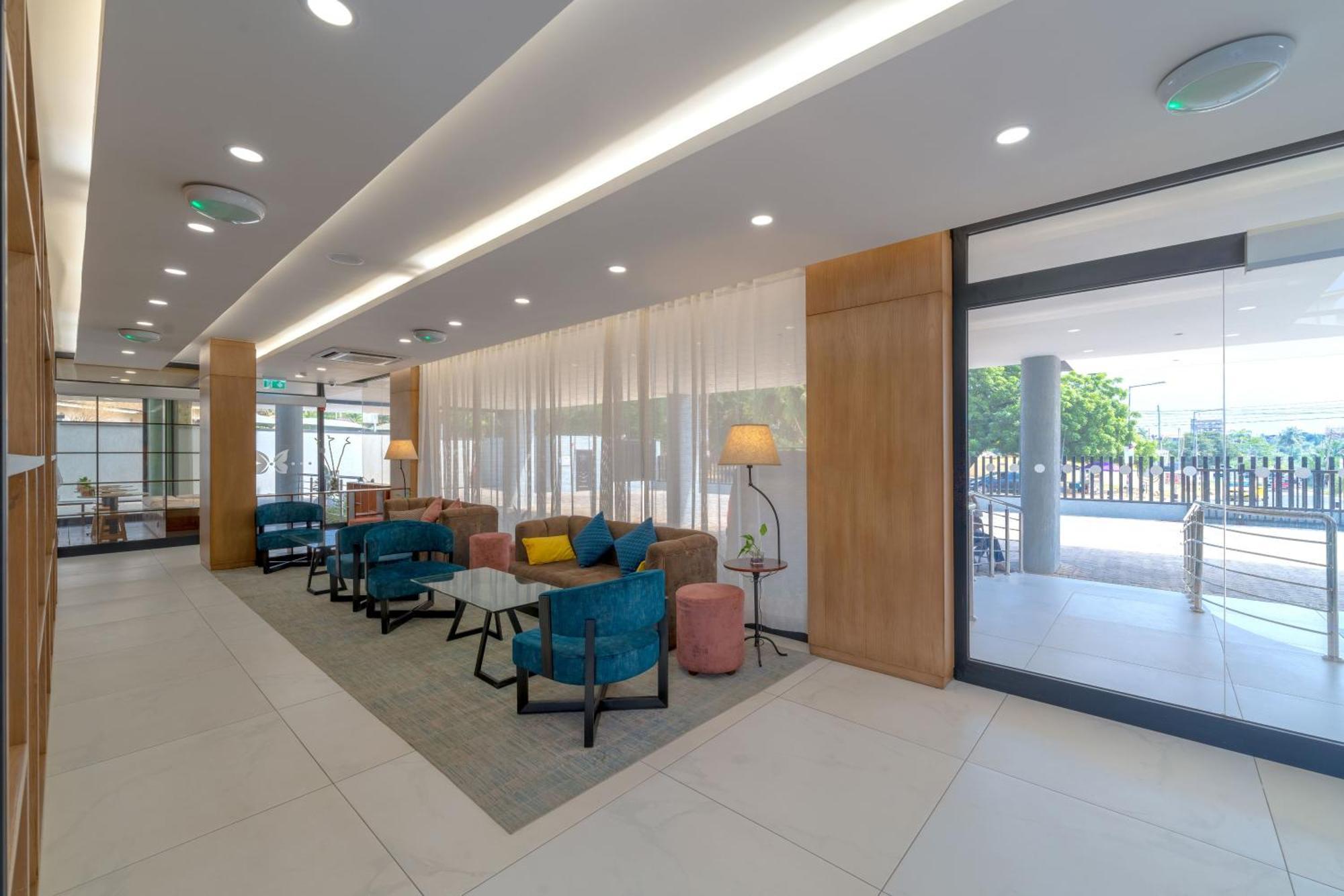 Eden Gardens Hotel Аккра Экстерьер фото