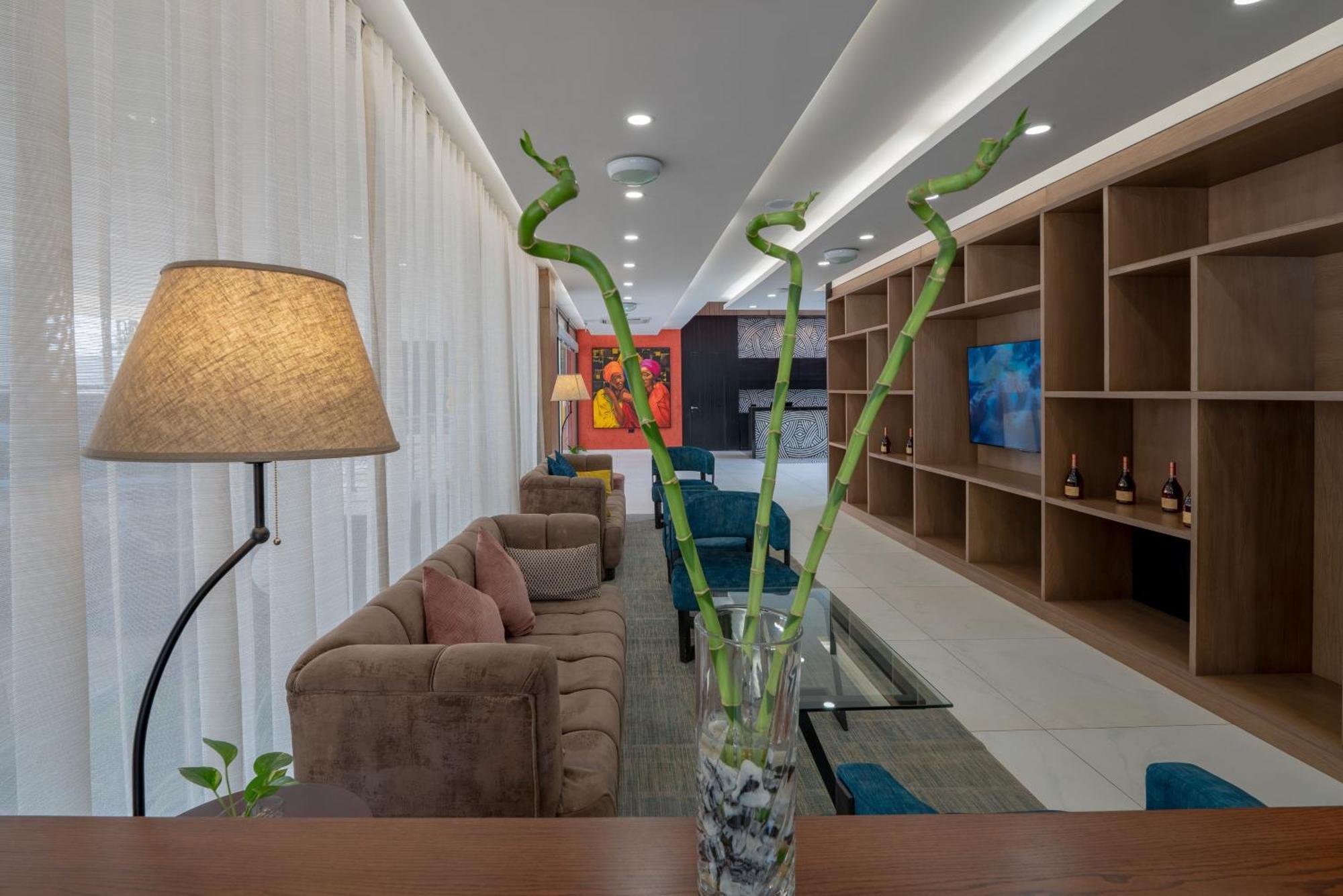 Eden Gardens Hotel Аккра Экстерьер фото